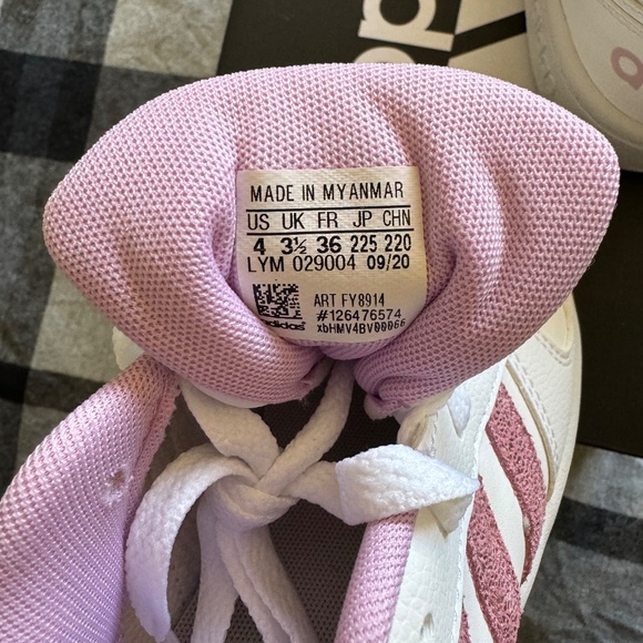 Adidas Kids Hoops 2.0K Shoes - Brand New with Tags - White with Pink Glitter!! - Picture 10 of 10